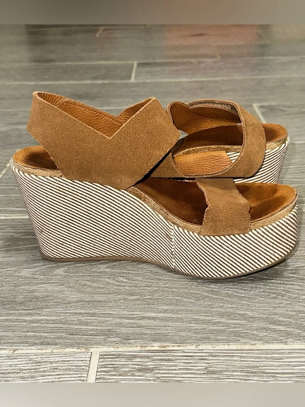 Pedro Garcia Brown Suede Scalloped Platform Wedge Women’s 36.5 (6.5 US) Sandals